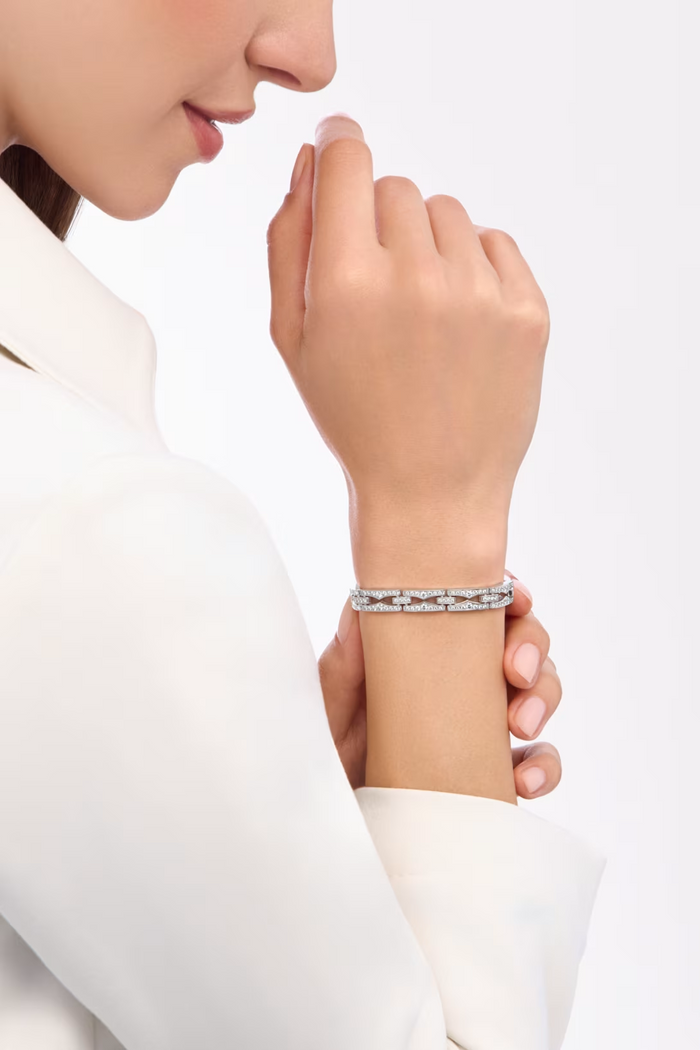 Bob Aura Chain Bracelet, Moissanite, Full Pave Set | Yellow & White Gold — real photo 4