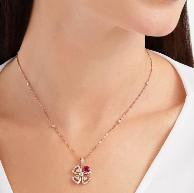 Bob Quatrefoil Daisy Rose Gold Necklace Red Ruby Moissanite — real photo 3