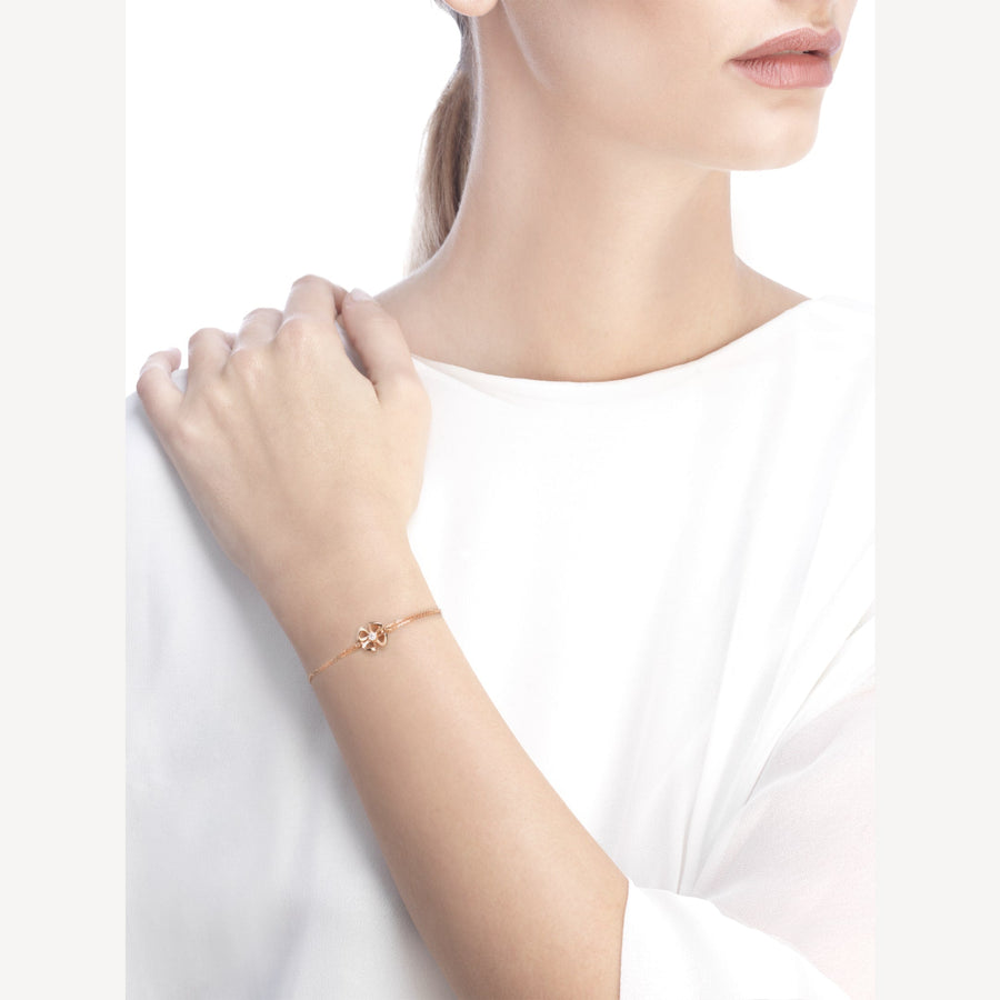 Bob Quatrefoil Rose Gold Chain Bracelet Moissanite — real photo 3