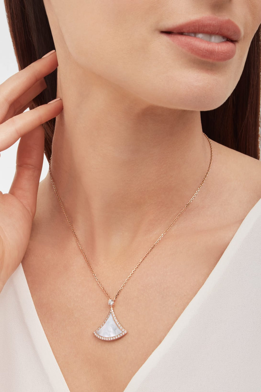 Bob Aeris Fan Essential Necklace, Rose Gold, Set with Moissanite — real photo 3