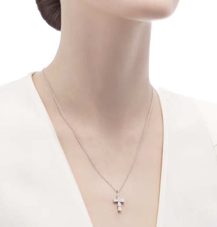 Bob Aeris Fan Starlet Shimmer Necklace ，White Gold ，Cross Motif — real photo 3