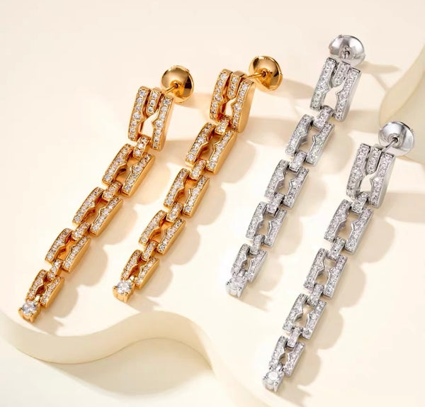 Close-up: Light refraction on moissanite