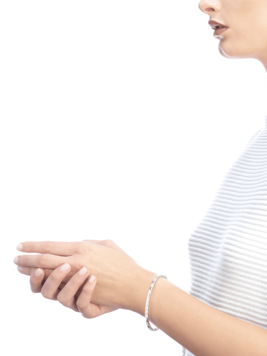 Lotteds Bob Snake Orion Bracelet, White Gold Moissanite Pavé — real photo 2