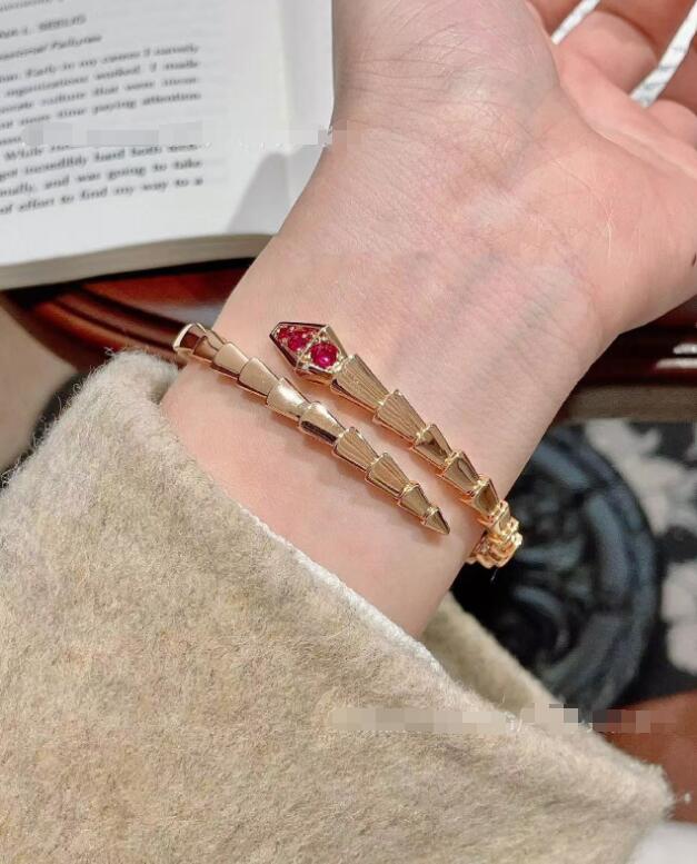 Bob Snake Giorno Open Bracelet Rose Gold with Ruby Head — real photo 2